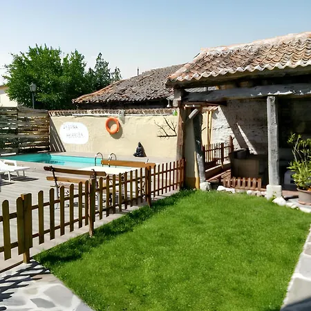 Spacious With Private Pool - Villa Campo de Cuéllar