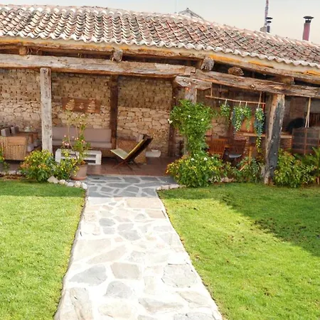 Spacious With Private Pool - Villa Campo de Cuéllar