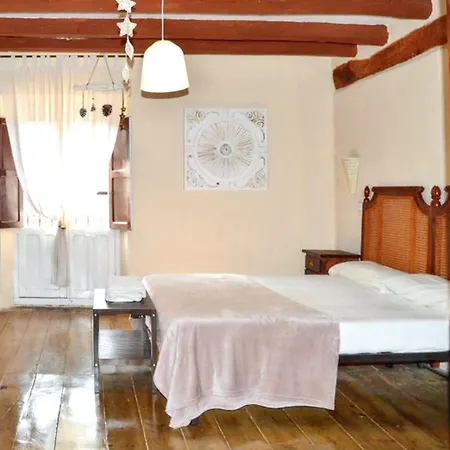 Spacious With Private Pool - Villa Campo de Cuéllar