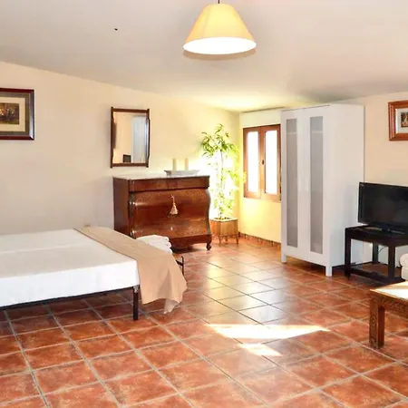 Spacious With Private Pool - Villa