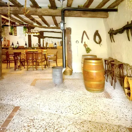 Spacious With Private Pool - Villa