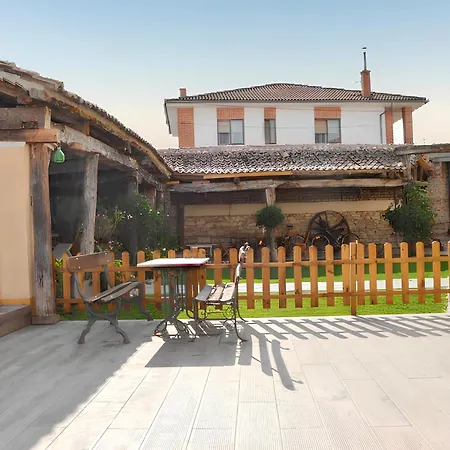 Spacious With Private Pool - * Campo de Cuéllar