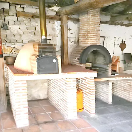 Spacious With Private Pool - * Campo de Cuéllar