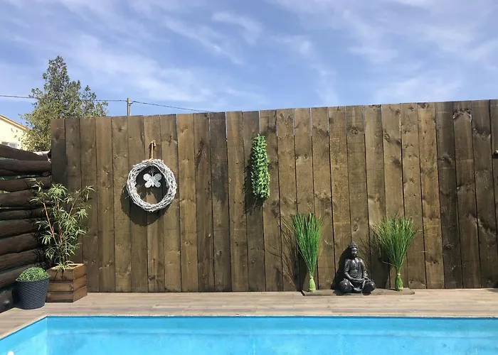 Spacious With Private Pool - 빌라