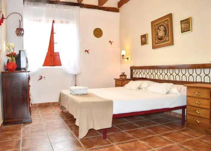 Spacious With Private Pool -