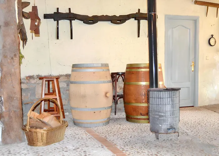 Spacious With Private Pool - Campo de Cuéllar